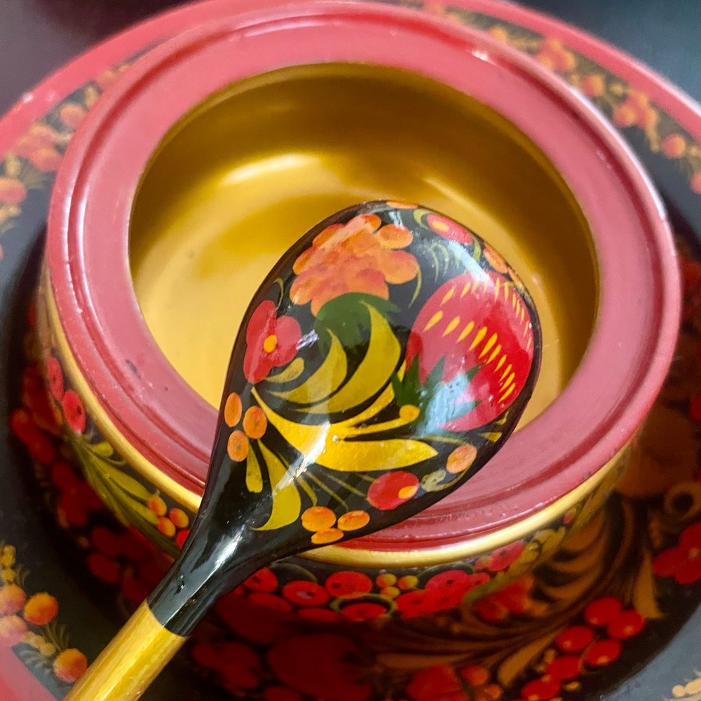 Vintage hand painted Russian Khokhloma bowl set